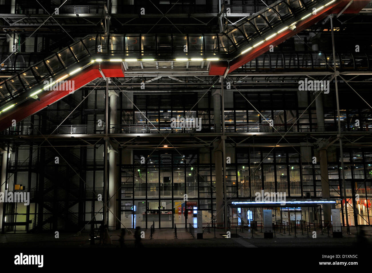 Le Centre Pompidou Gorge, conçu par l'architecte Renzo Piano dans le style de l'architecture high-tech. C'est à Paris, France. Banque D'Images