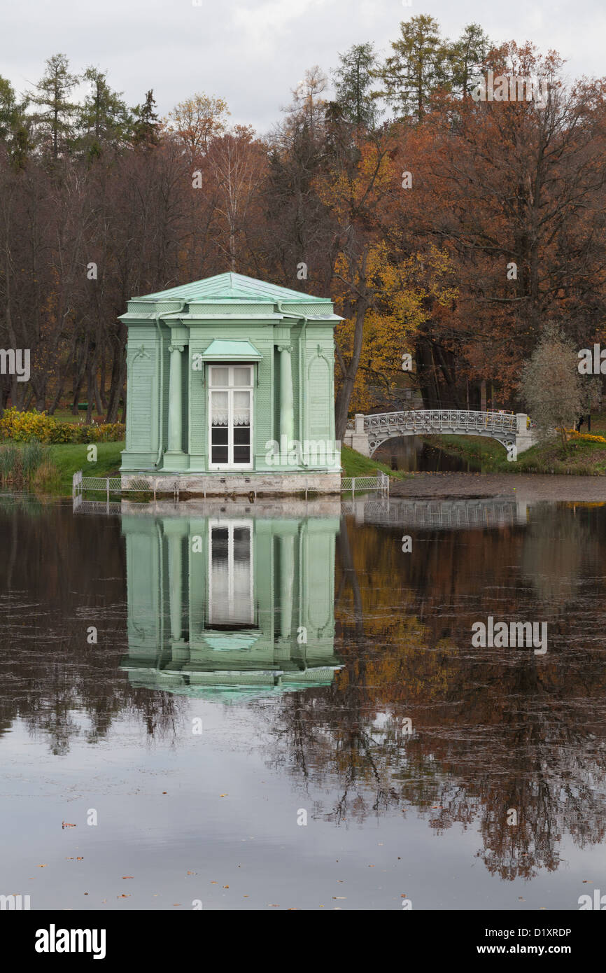 Vénus, pavillon, Parc du Palais Gatchina, Russie. Banque D'Images