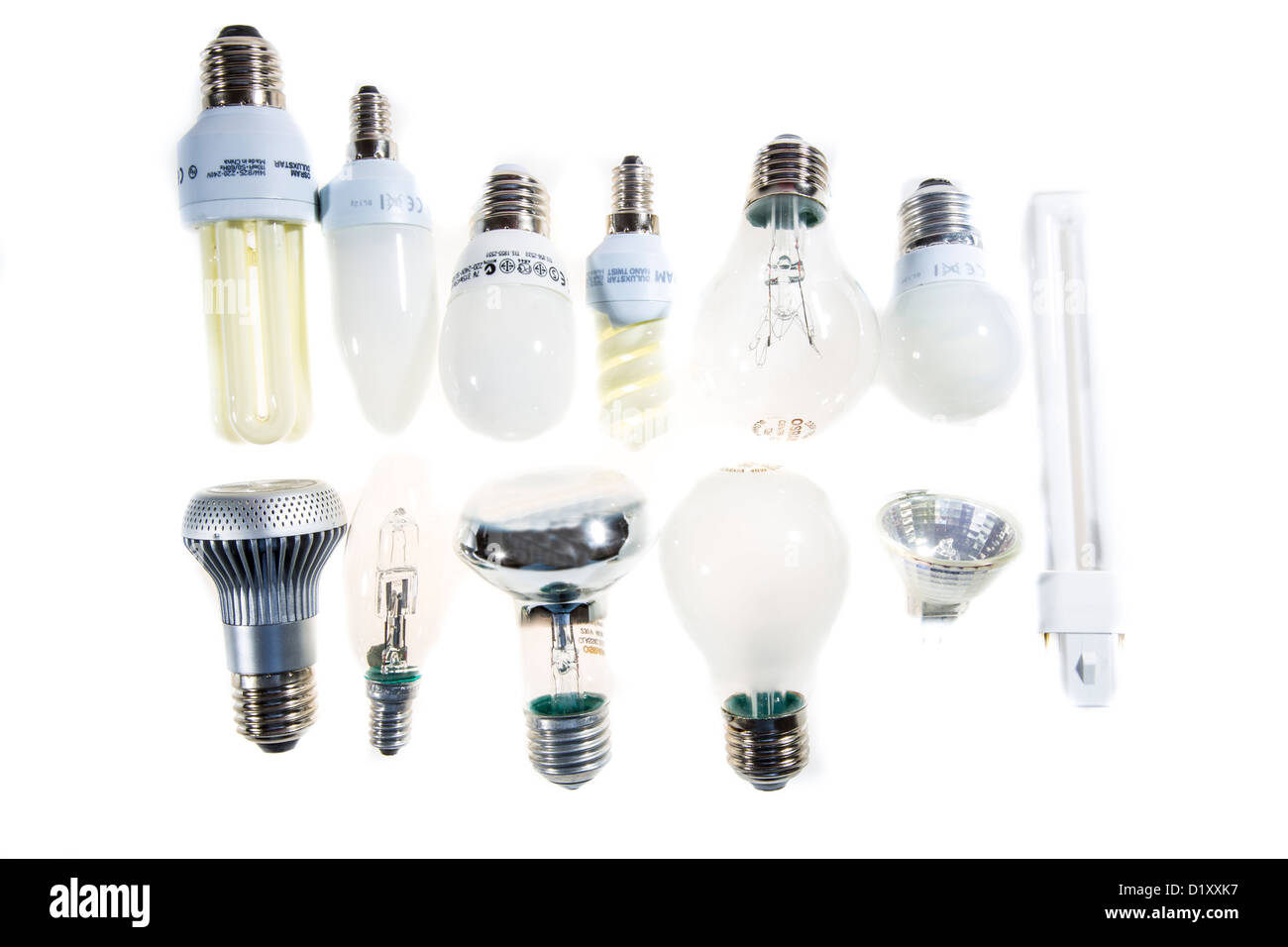 Différentes ampoules électriques, lampes à économie d'énergie. La lumière électrique. Banque D'Images