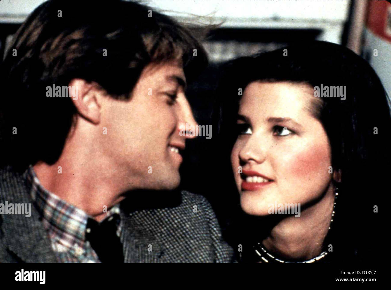 Blutweihe Initiation, James Read, Daphne Zuniga Seit ihrem neunten Lebensjahr leidet Kelly (Daphne Zuniga) Amnesie und wird Banque D'Images