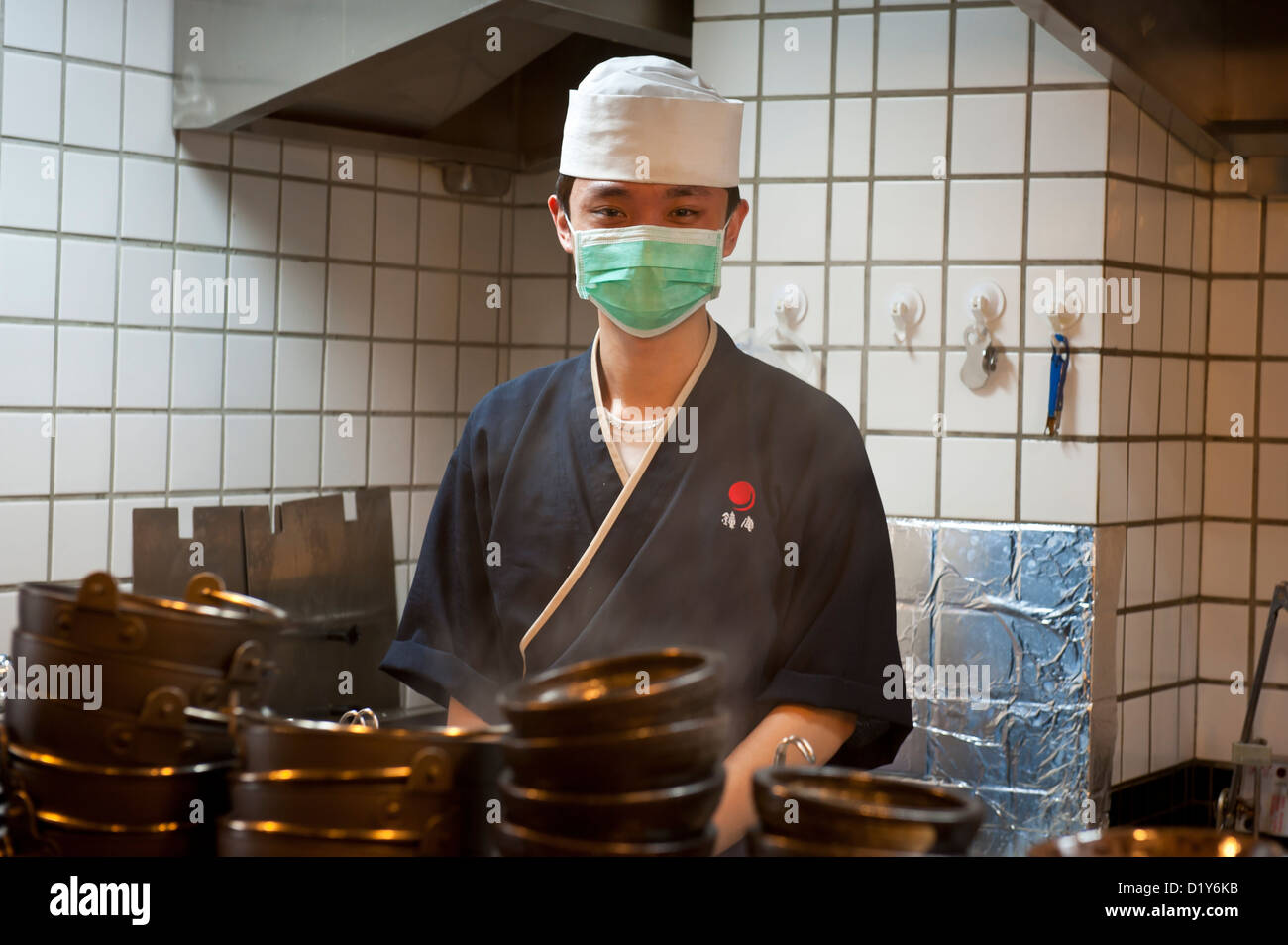 Chef occupé dans un restaurant japonais, Kaohsiung Banque D'Images
