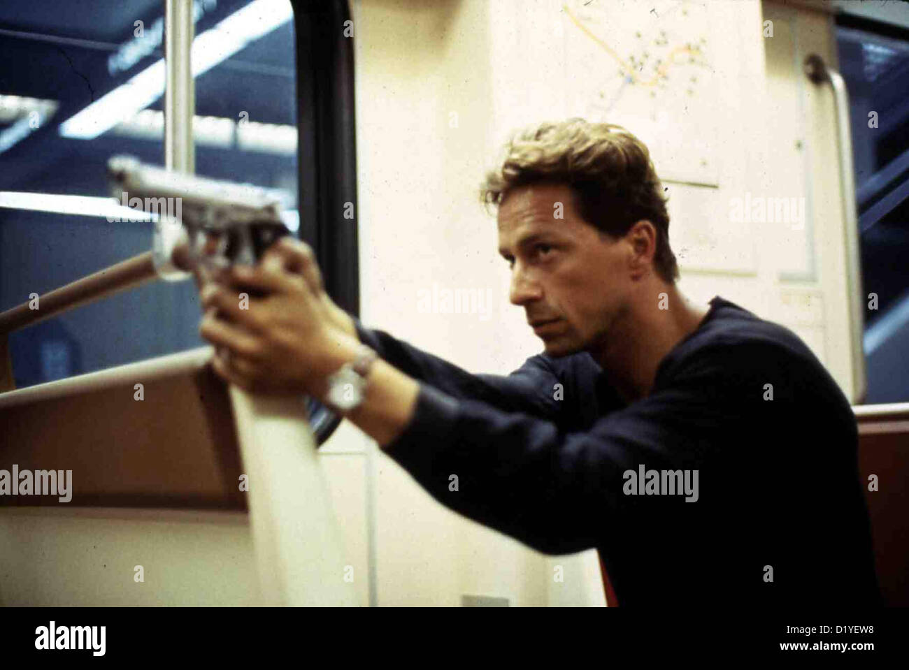 Last Man Standing Last Man Standing Jeff Wincott Der Polizist Kurt Bellmore entdeckt, dass sein Le Capitaine mit unter Verbrechern Banque D'Images