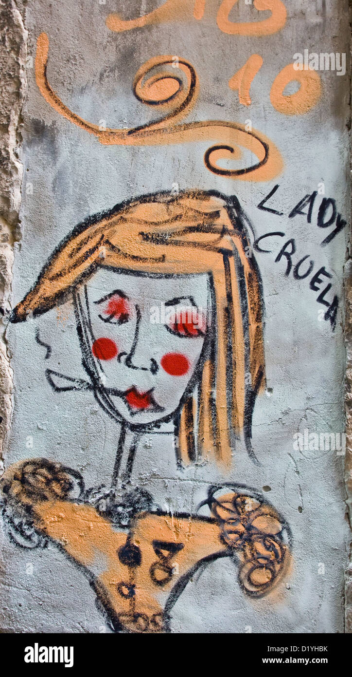 Street art graffiti urbain illustration de fille femme sur mur en béton Europe Portugal Lisbonne Banque D'Images