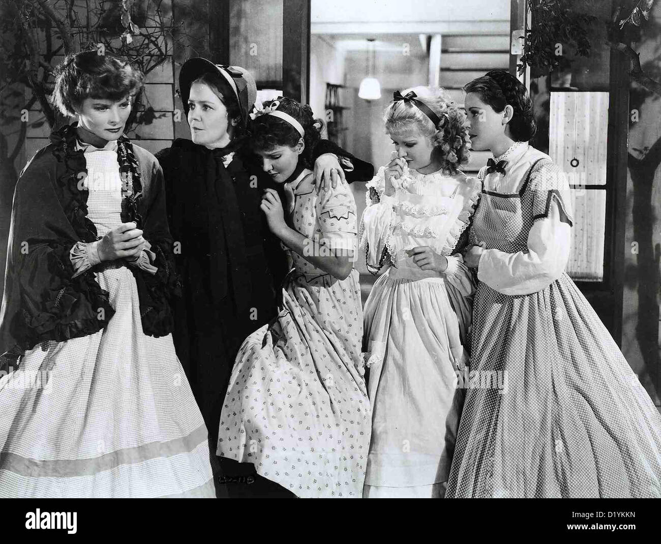 Vier Schwestern Little Women Katharine Hepburn, Spring Byington, Jean Parker, Joan Bennett, Frances Dee Mme Mars (Spring Banque D'Images
