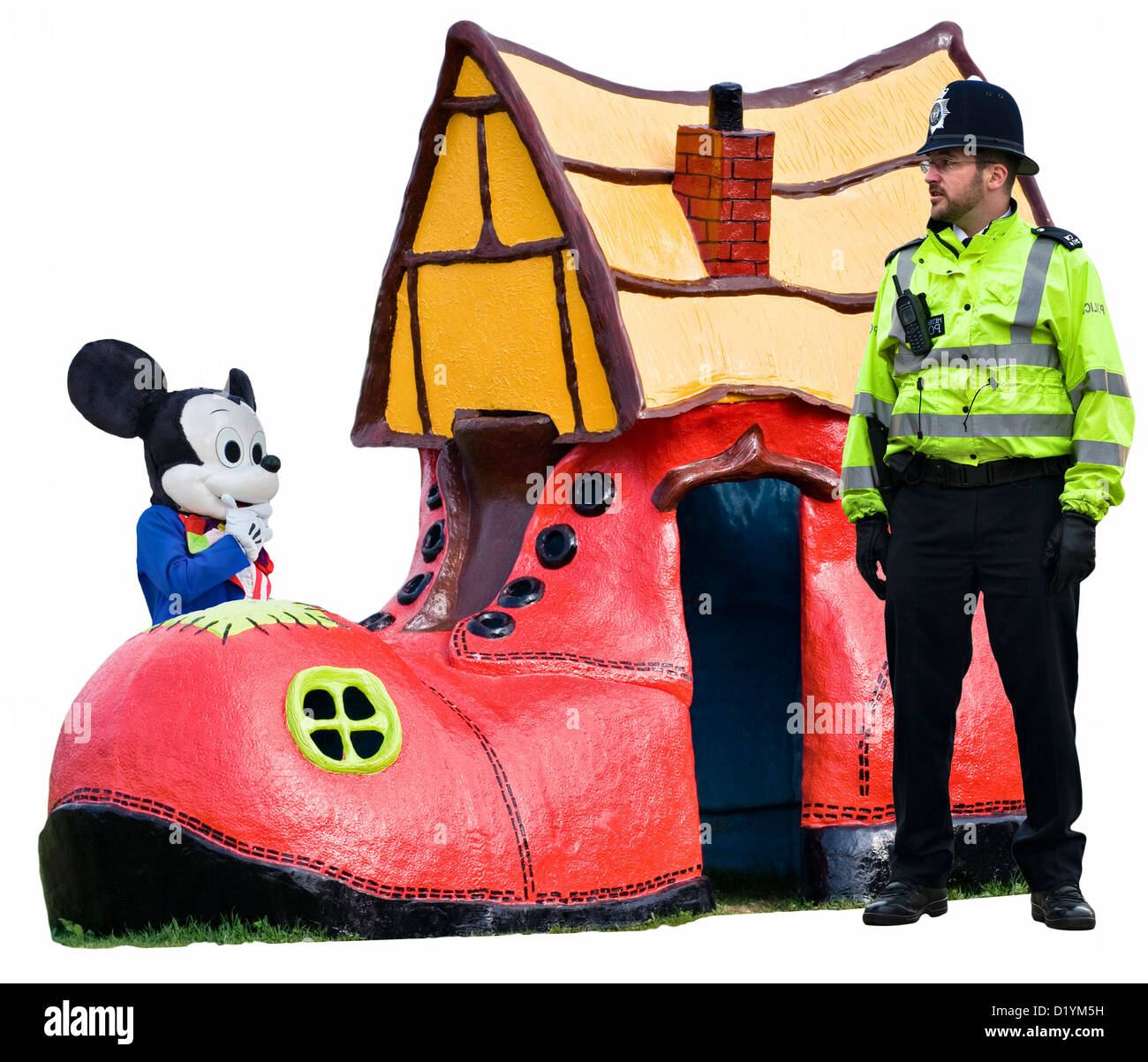 Service de Chambre, le photomontage grand policier en service garde la propriété, micky mouse se cacher derrière un sourire Banque D'Images