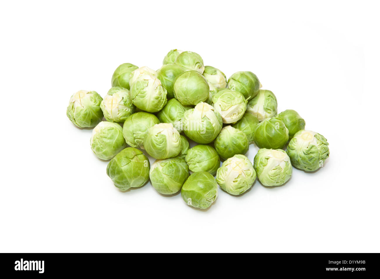 Choux de Bruxelles isolated on a white background studio. Banque D'Images