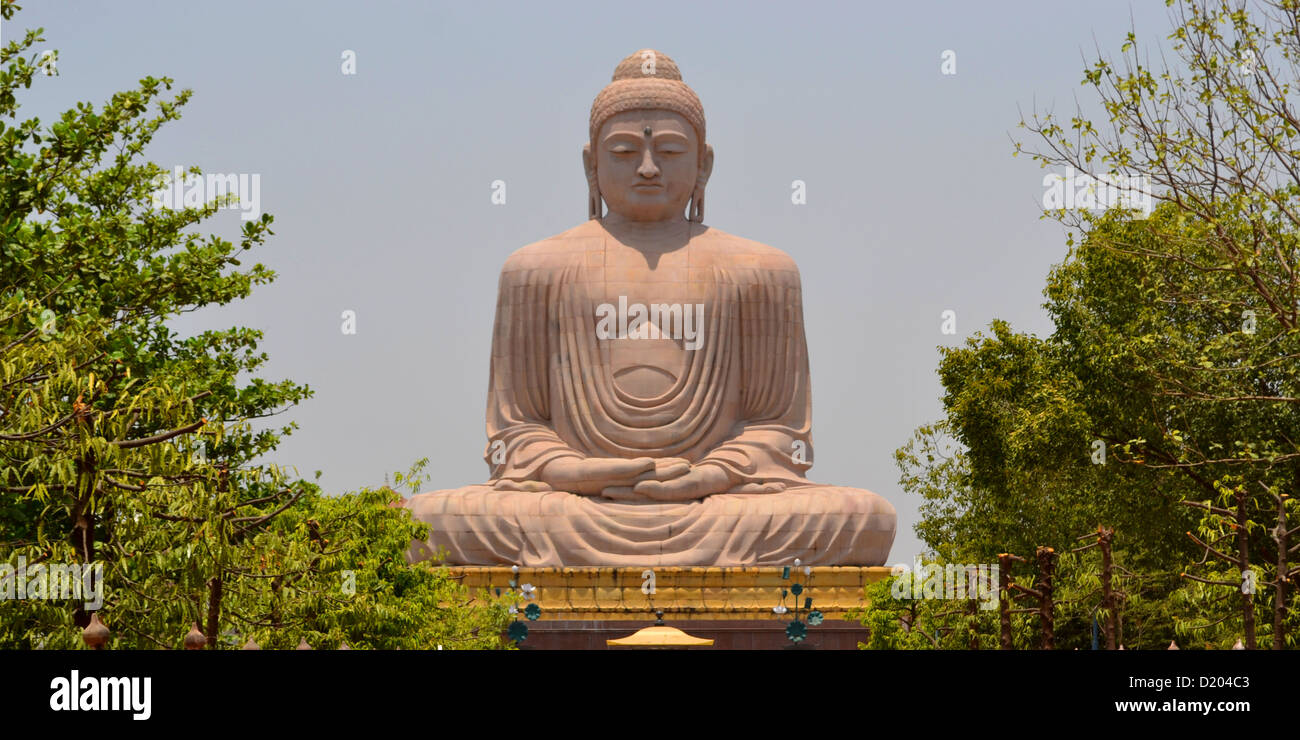 Le Grand Bouddha méditant, Bodhgaya, en Inde. Banque D'Images