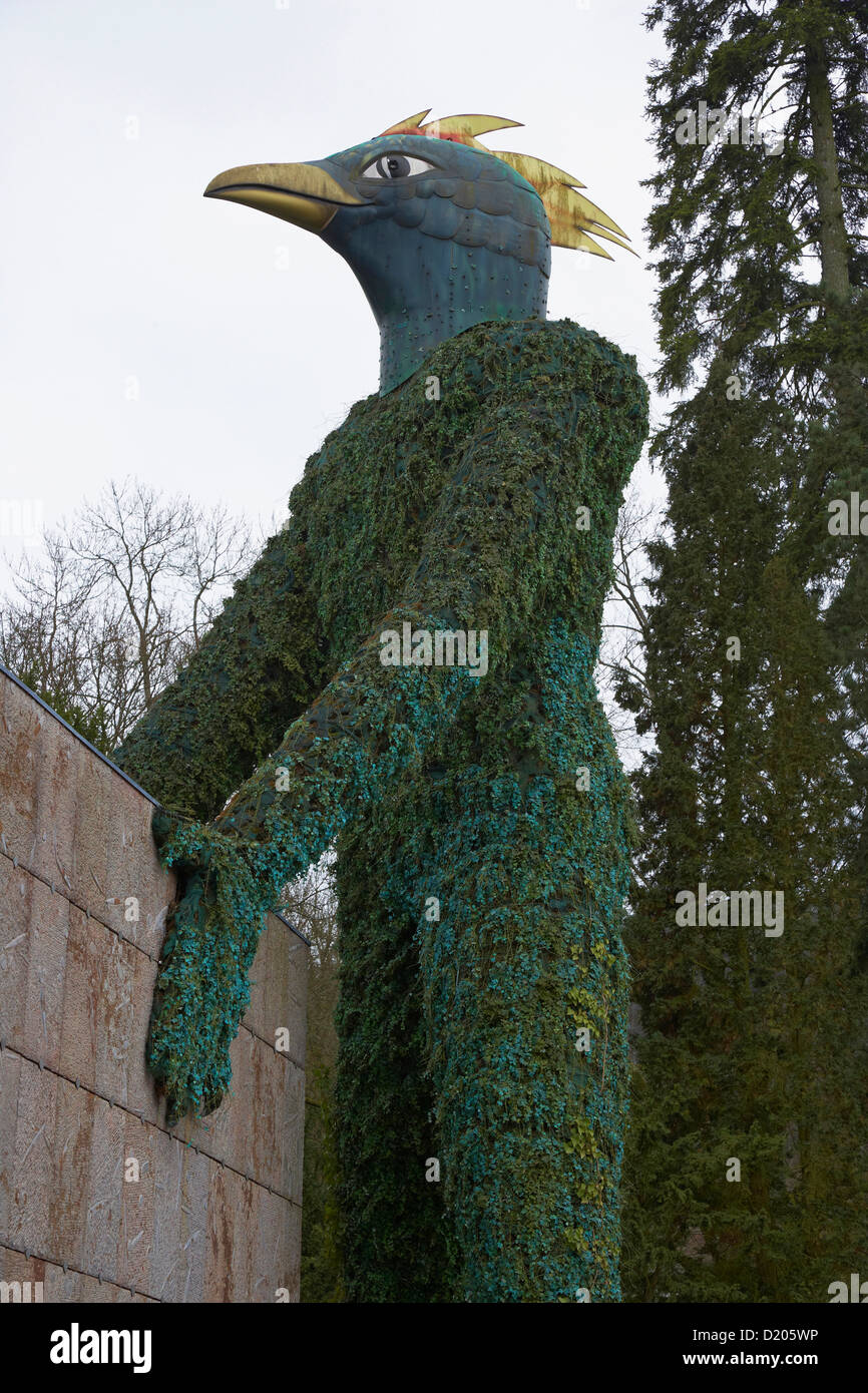 Statue Erdgeist par André Heller (Autriche) dans le parc de l'Alte Abtei, ancien monastère bénédictin, Erlebniszentrum Villeroy Banque D'Images