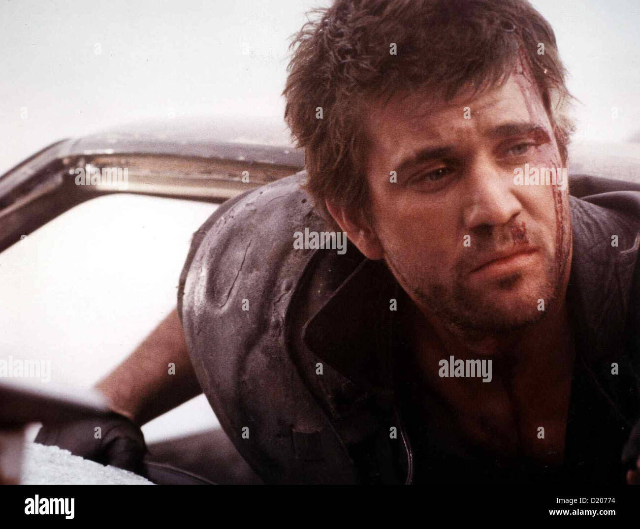 Mad Max II - Der Vollstrecker Mad Max II - Road Warrior Mel Gibson Der Ex-Polizist Max (Mel Gibson) unterstuetzt eine Gruppe, Banque D'Images