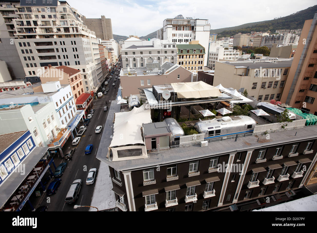 Vue sur toit-terrasse de l'hôtel Grand daddy avec trailer park, centre-ville, Le Cap, Afrique du Sud, l'Afrique Banque D'Images
