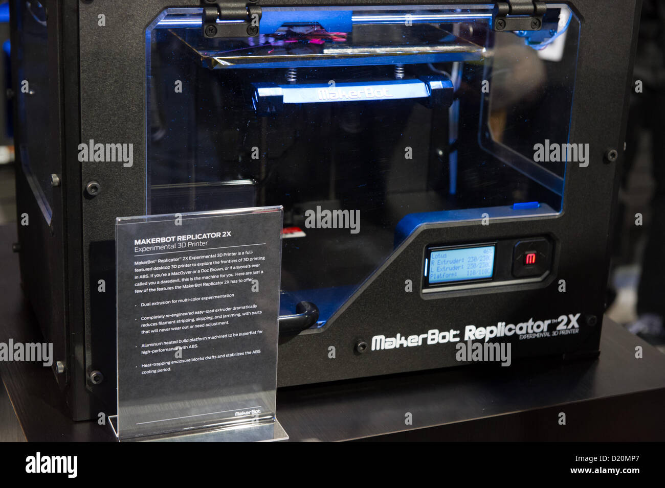Las Vegas, États-Unis - 2013-01-08. La MakerBot Replicator 2X et l'affichage avec nouvelles fonctionnalités dévoiler au CES 2013. Banque D'Images