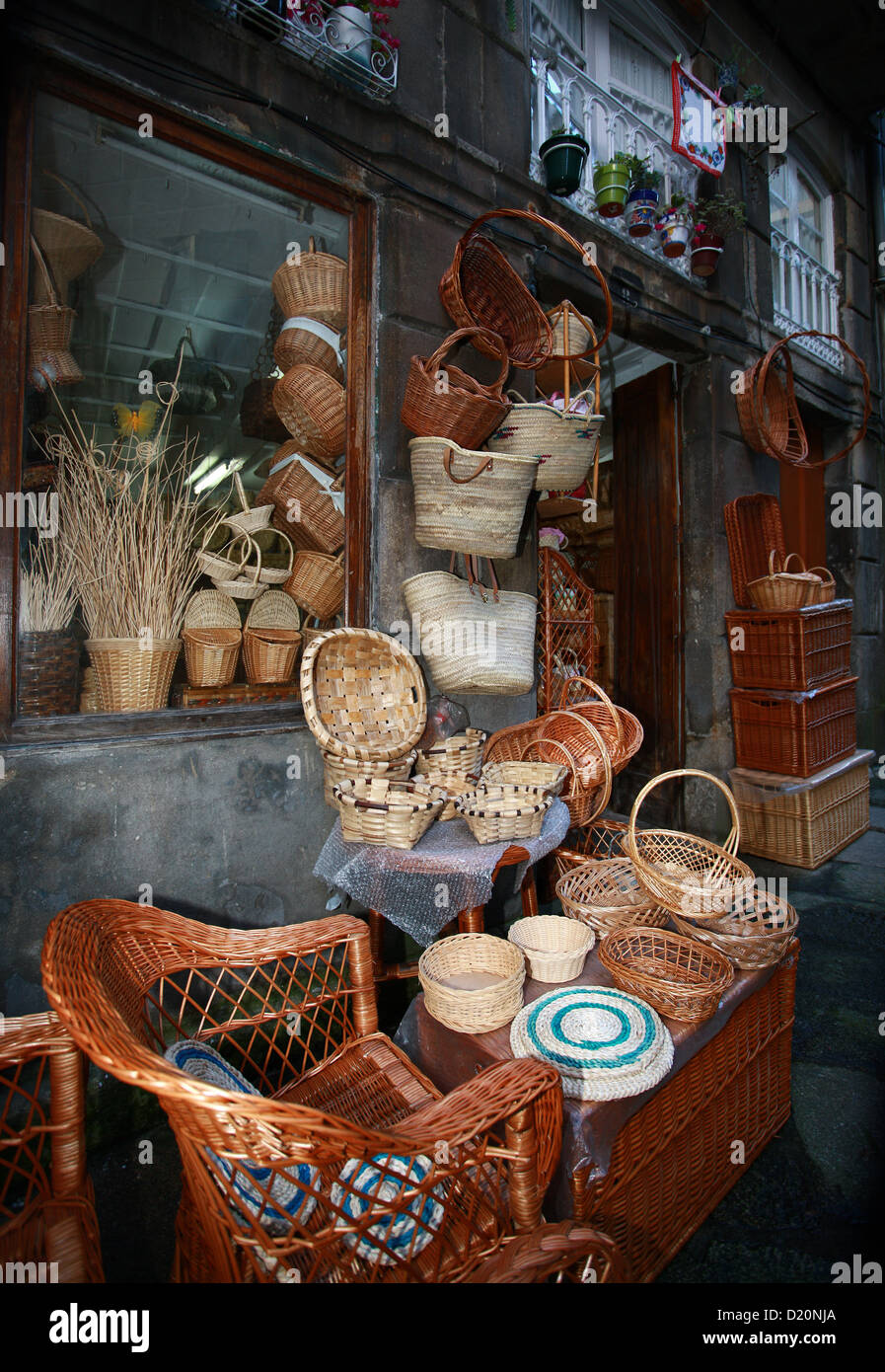 Un panier boutique dans la vieille ville de Vigo Espagne Banque D'Images