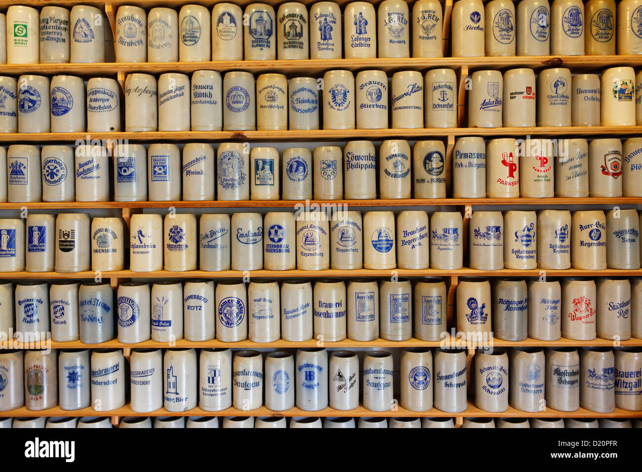 Collection de Steins, Brewery Culture Museum, de l'intestin, Riedelsbach la Basse Bavière, Bavaria, Germany, Europe Banque D'Images