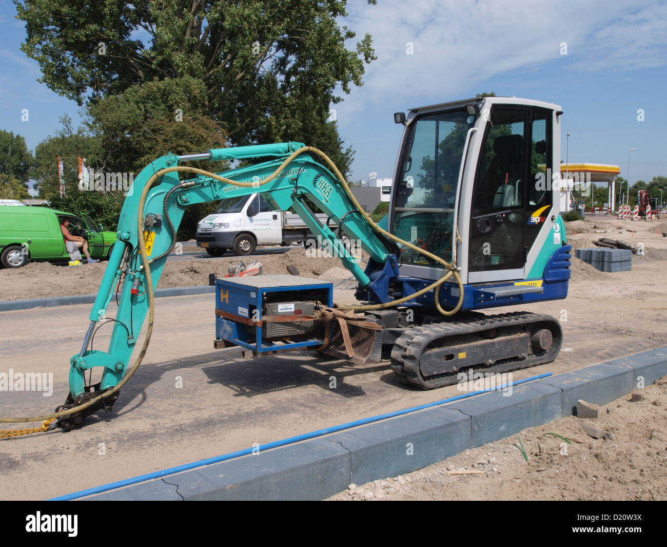 L'IHI 30 est une mini-pelle conçue pour les projets de construction nécessitant un creusement de précision dans des espaces restreints. Connu pour son design compact et son fonctionnement efficace, il est couramment utilisé dans les travaux de construction urbaine et d'aménagement paysager. Banque D'Images