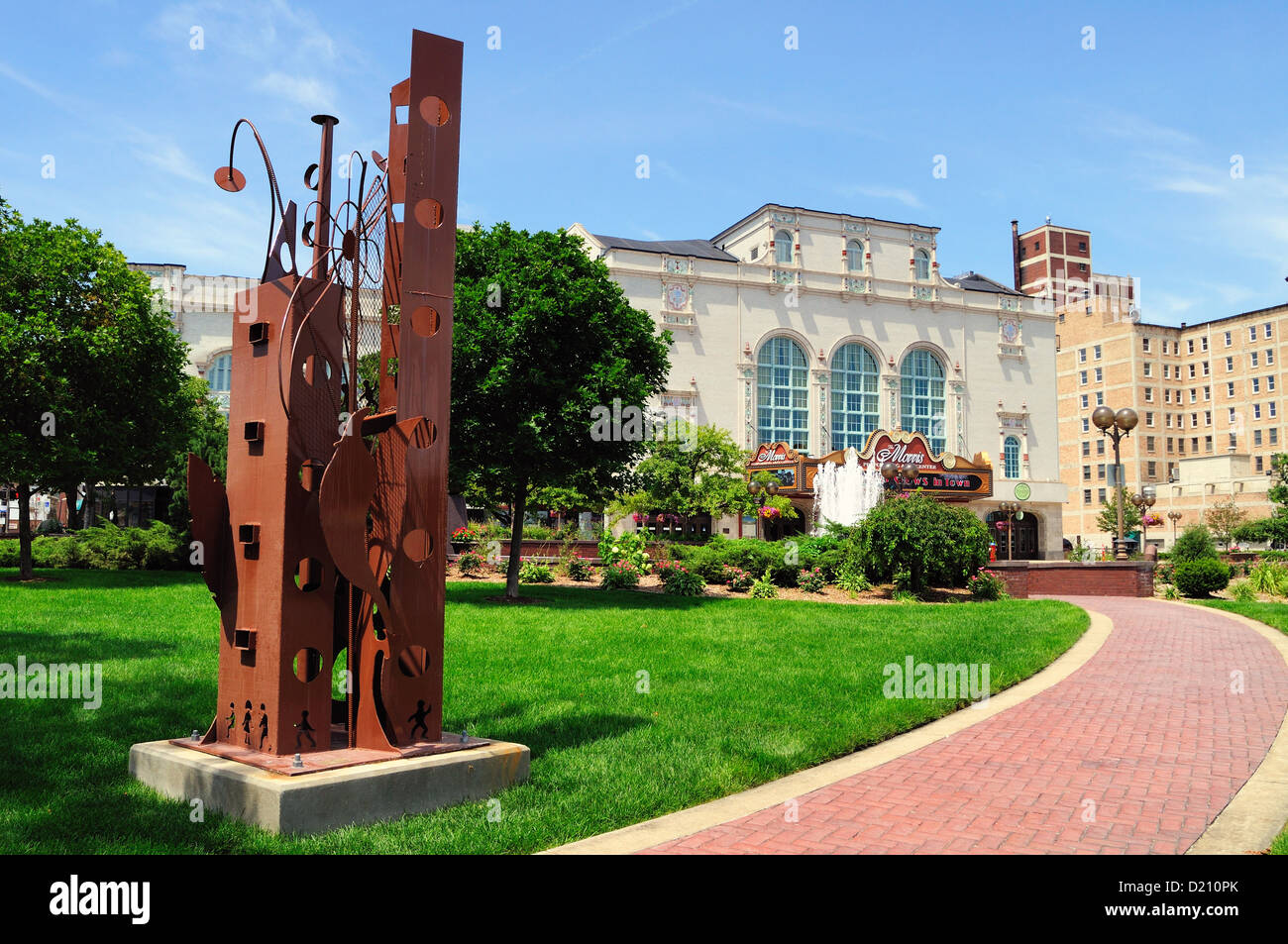 South Bend, Indiana, USA. Morris Performing Arts Center Sculpture datant de 1921. Banque D'Images