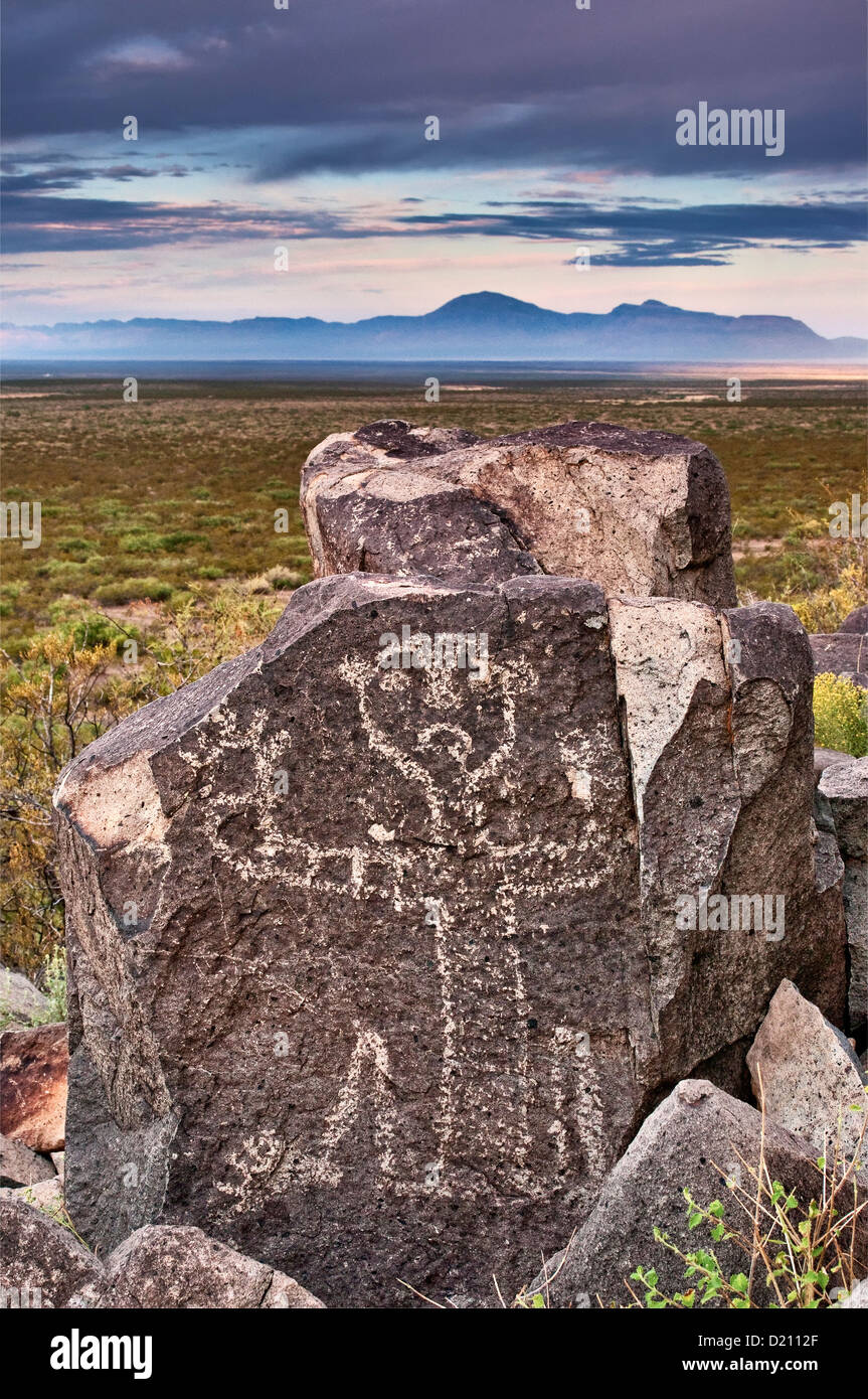 Jornada Mogollon style rock art aux trois rivières sur le site de pétroglyphes de la vallée de Tularosa, montagnes San Andrés dans dist, Nouveau Mexique Banque D'Images
