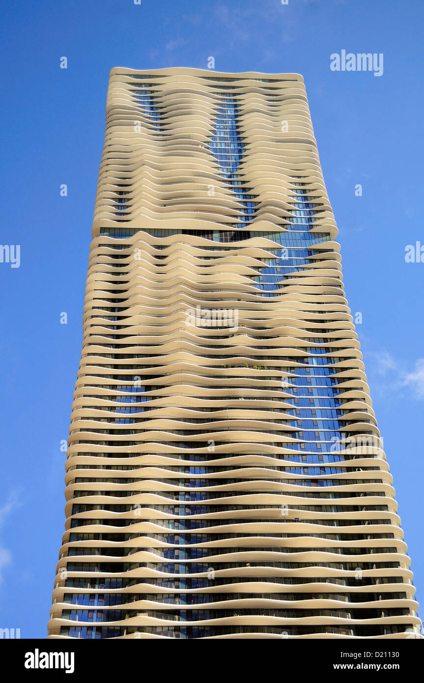 USA Illinois Chicago Aqua Building 86 étages à usage mixte gratte-ciel résidentiel situé juste au nord de la Chicago Millennium Park. Banque D'Images