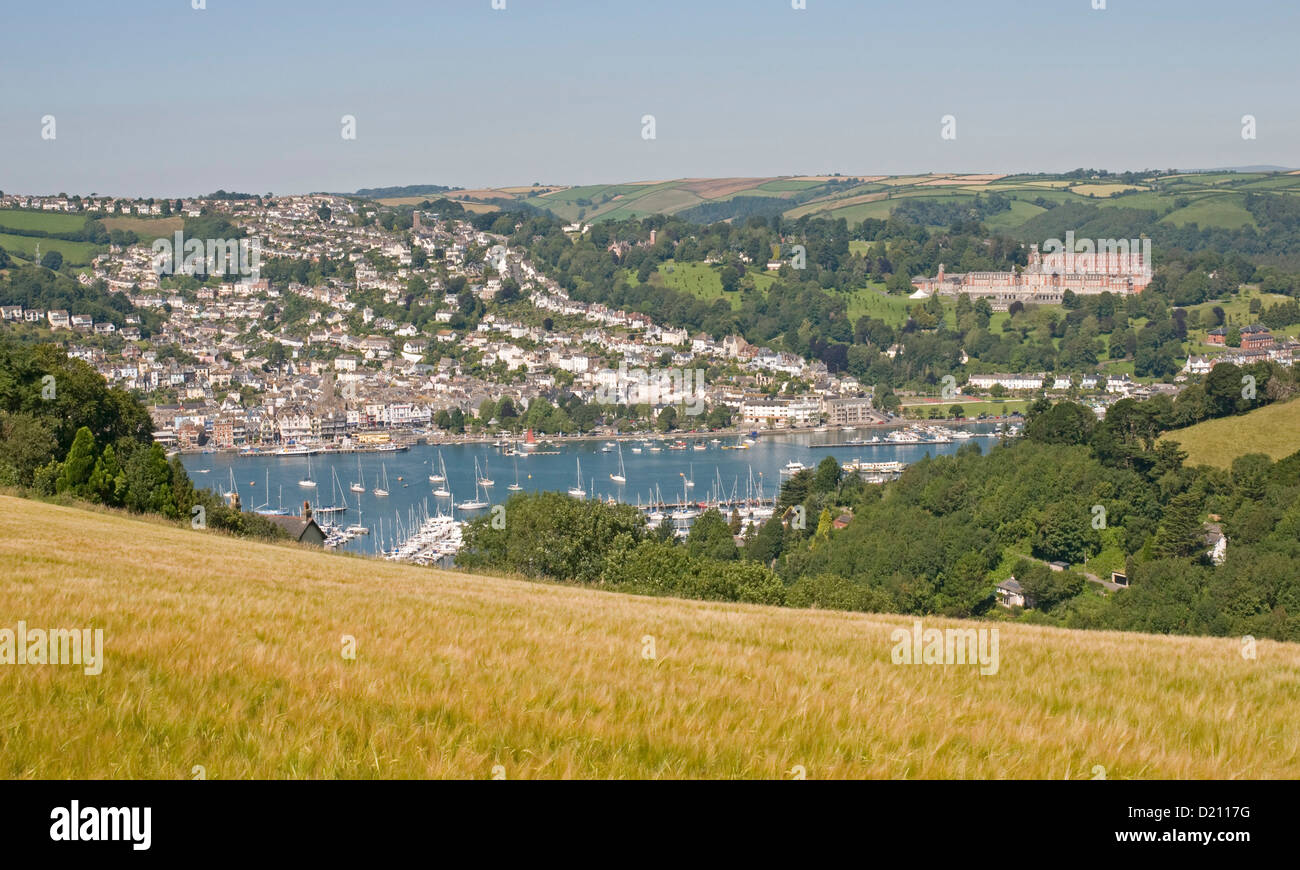 L'estuaire séparant Kingswear Dart et, à l'extrême, Dartmouth, Devon Banque D'Images