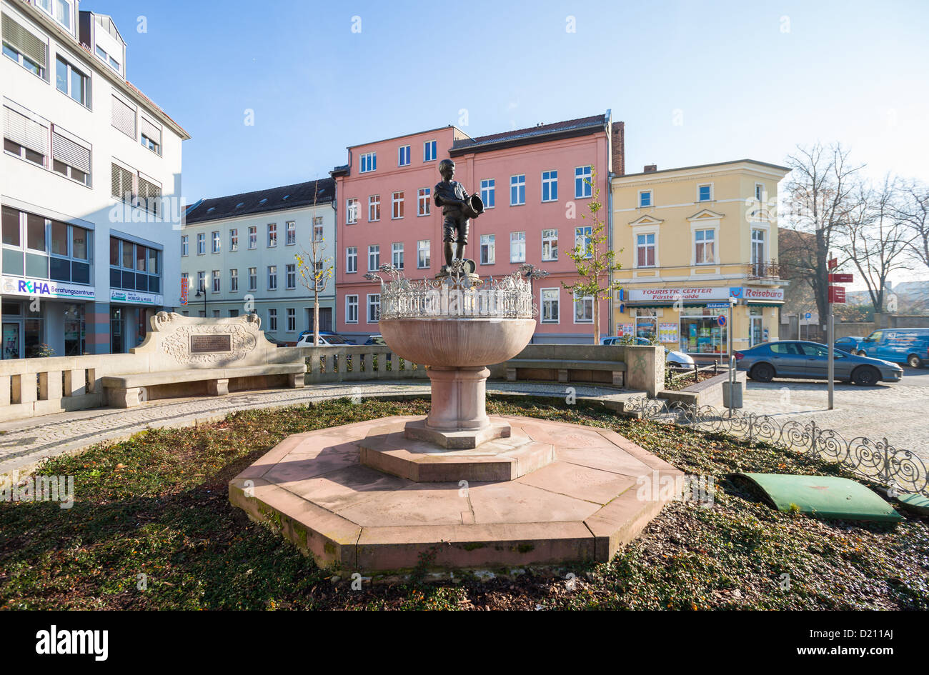 Statue et plaza à Fuerstenwalde / Spree, Brandebourg, Allemagne Banque D'Images