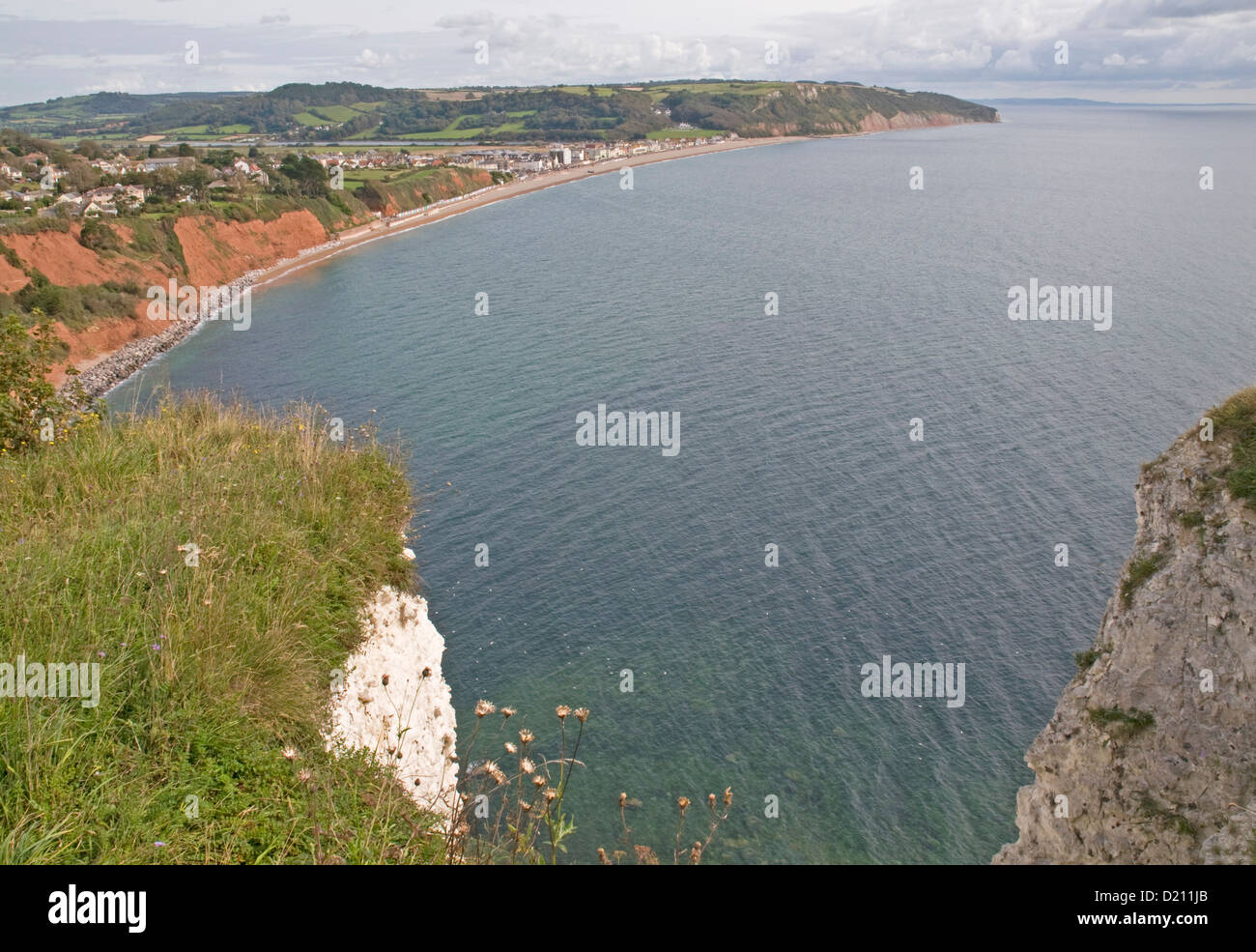 Sur la côte sud-ouest chemin entre la bière et Seaton, regardant vers l'est à Seaton Banque D'Images