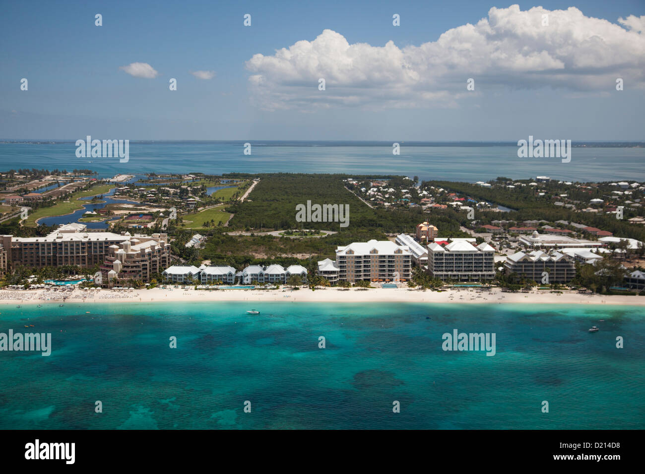Hôtels de plage le long de l'antenne, George Town, Grand Cayman, Cayman Islands, Caribbean Banque D'Images