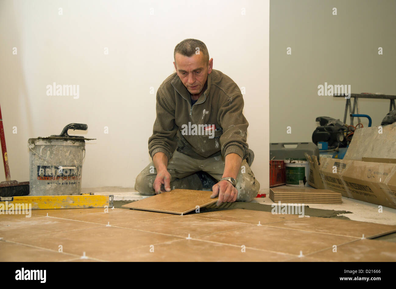 Poznan, Pologne, jeux de tuiles artisan pour la rénovation d'un appartement Banque D'Images