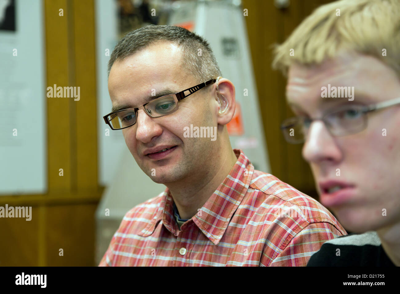 Poznan, Pologne, les personnes malentendantes à répétition au concert Banque D'Images