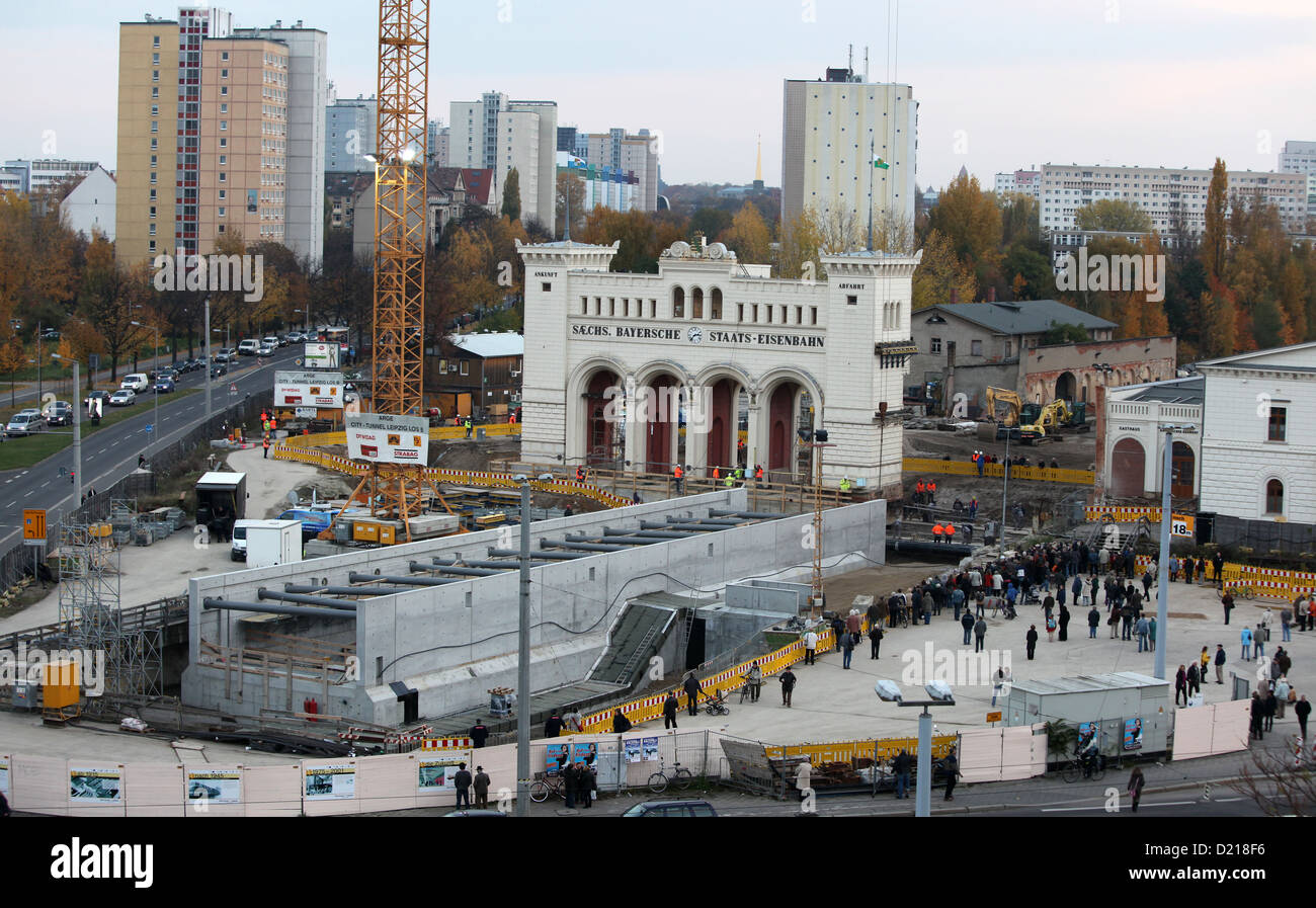 Leipzig, Allemagne, en face du portique du chantier Bayerischer Bahnhof Banque D'Images