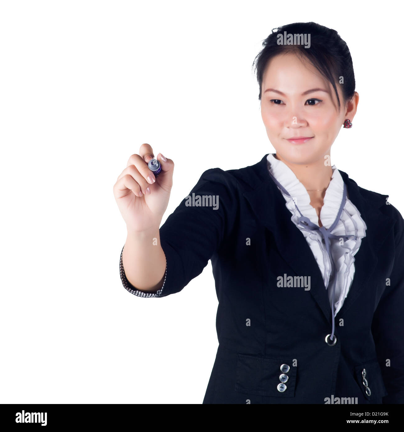Femme d'affaires à l'aide d'écrire ou dessiner sur l'écran. Isolé sur fond blanc. Modèle est Asian Woman. Banque D'Images Femme d'affaires à l'aide d'écrire ou dessiner sur l'écran. Isolé sur fond blanc. Modèle est Asian Woman. Banque D'Images