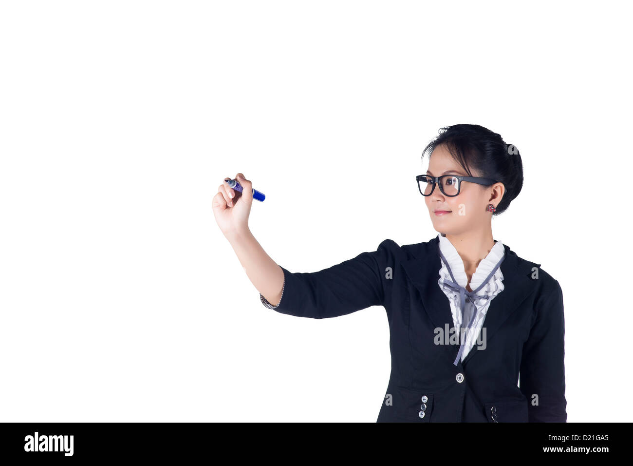 Femme d'affaires à l'aide d'écrire ou dessiner sur l'écran. Isolé sur fond blanc. Modèle est Asian Woman. Banque D'Images Femme d'affaires à l'aide d'écrire ou dessiner sur l'écran. Isolé sur fond blanc. Modèle est Asian Woman. Banque D'Images