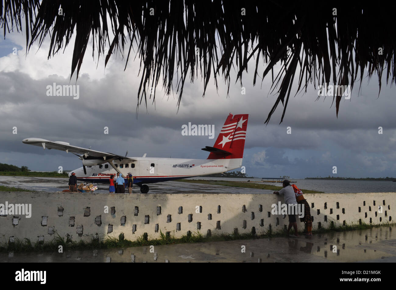 San Blás (Panama) : le champ d'atterrissage de Playon Chico, village de Kuna Yala Banque D'Images