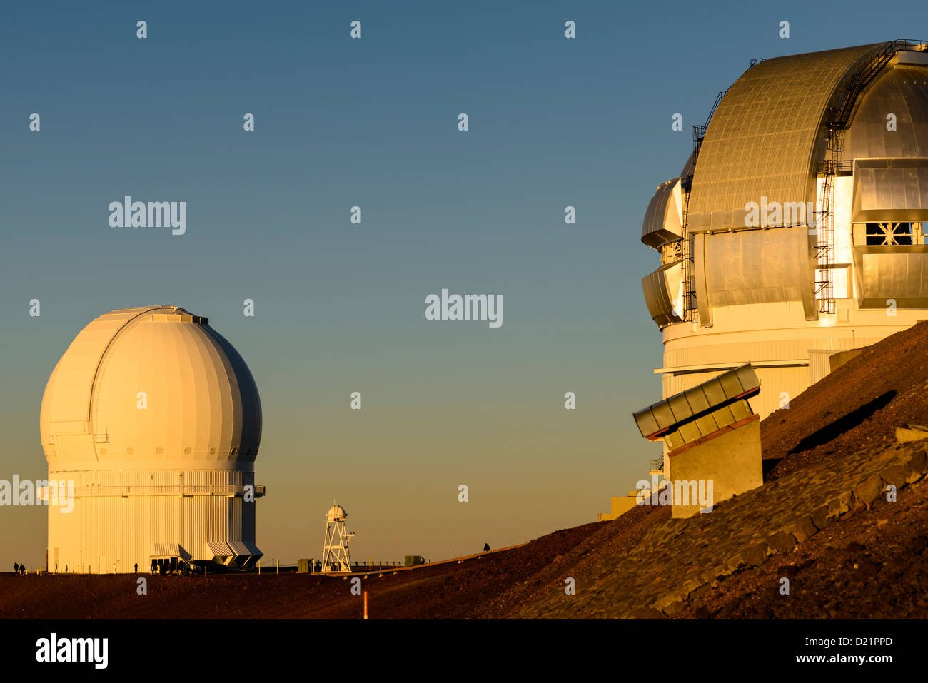 Les Gémeaux et euh 2.2 télescopes sur Volcan Mauna Kea, Hawaii, USA Banque D'Images