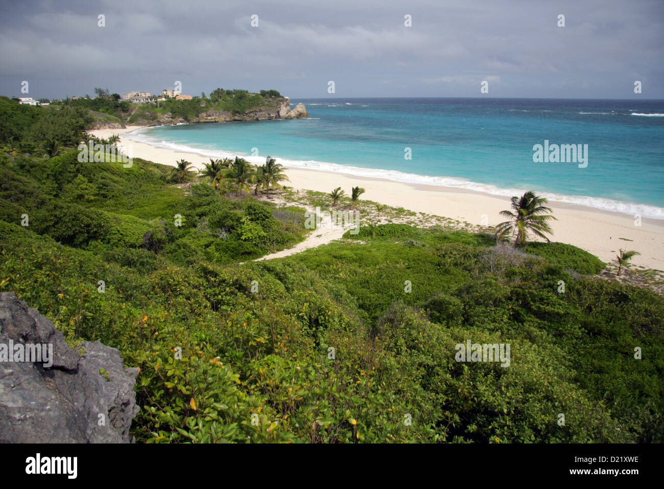 Foul Bay Beach, la Barbade. Crane Bay Resort dans l'arrière-plan Banque D'Images