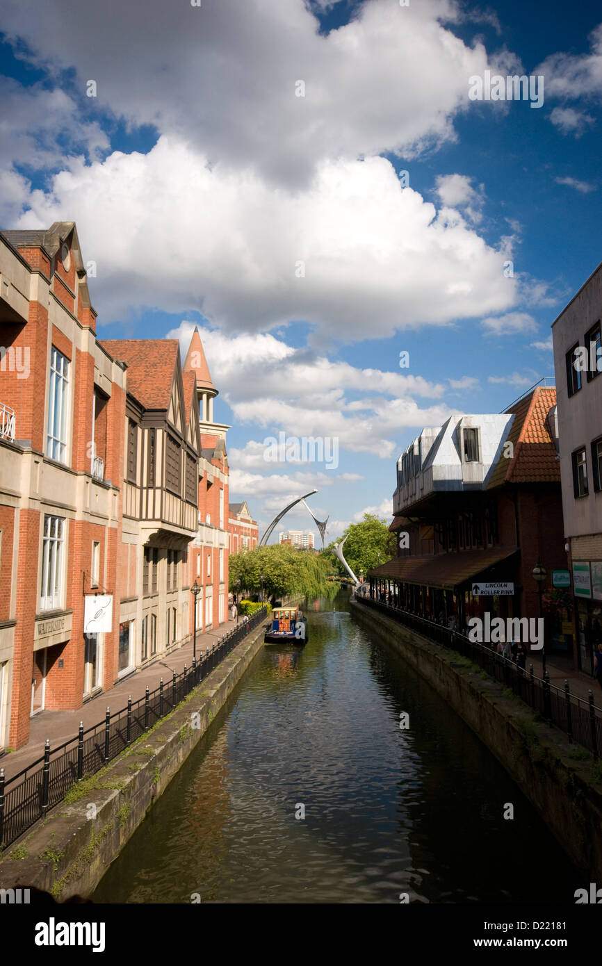 Sculpture d'Autonomisation sur la rivière Witham à côté du centre commercial Waterside dans Lincoln, Lincolnshire, Royaume-Uni Banque D'Images