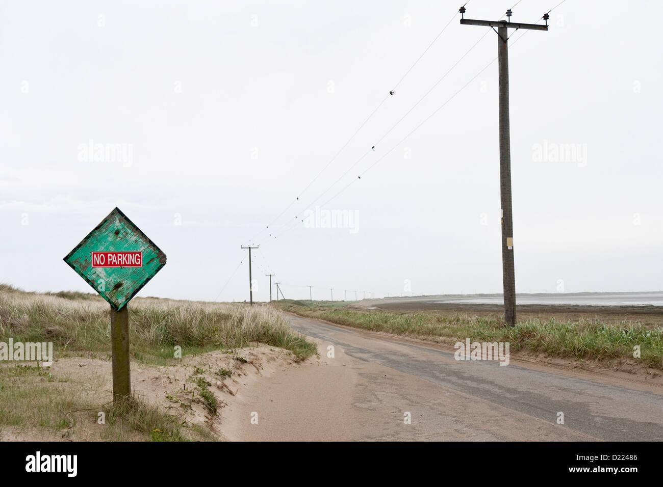 Un point de passage sur la route venteuse de rejeter Point, East Yorkshire, Angleterre Banque D'Images