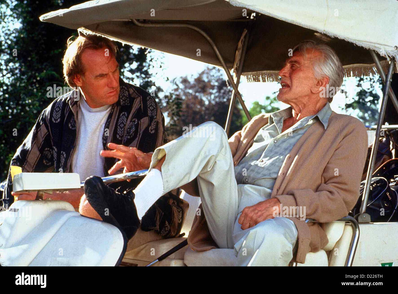 Les Mensonges Les garçons les garçons disent des mensonges, dire Craig T. Nelson, Kirk Douglas Im Angesicht Todes wendet sich sennes nahenden Ed Reese Banque D'Images