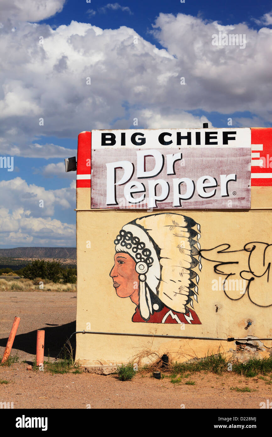 Grand chef station essence, les régions rurales du Nouveau-Mexique, aux États-Unis. Banque D'Images