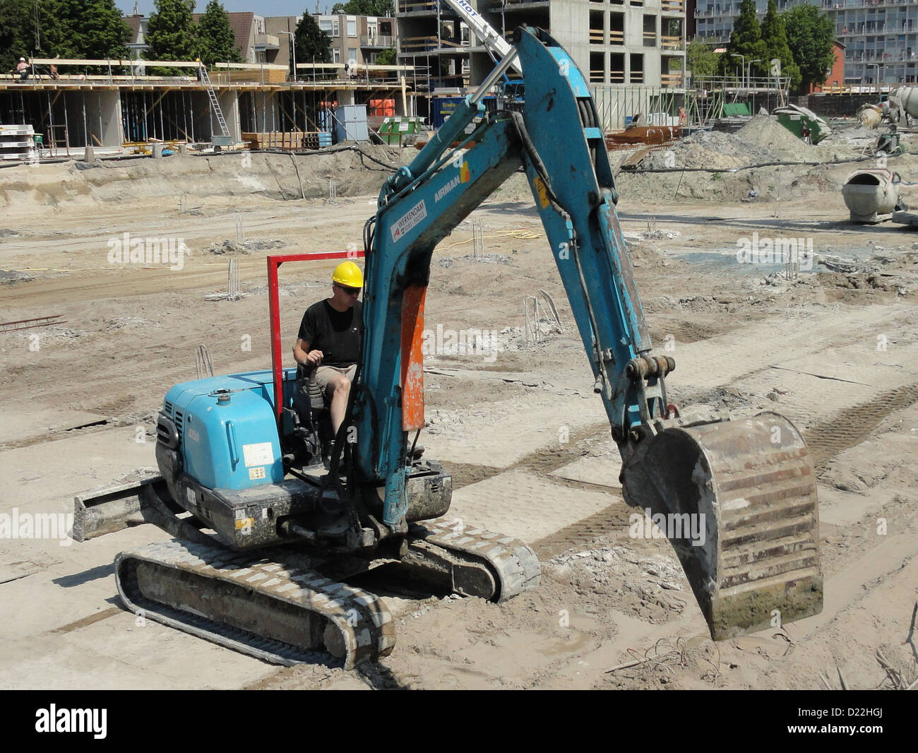 L'Airman AX50 est une mini-pelle compacte conçue pour les travaux de construction et d'excavation. Connu pour sa maniabilité et son efficacité, il est couramment utilisé dans les espaces restreints et les projets à petite échelle. Banque D'Images