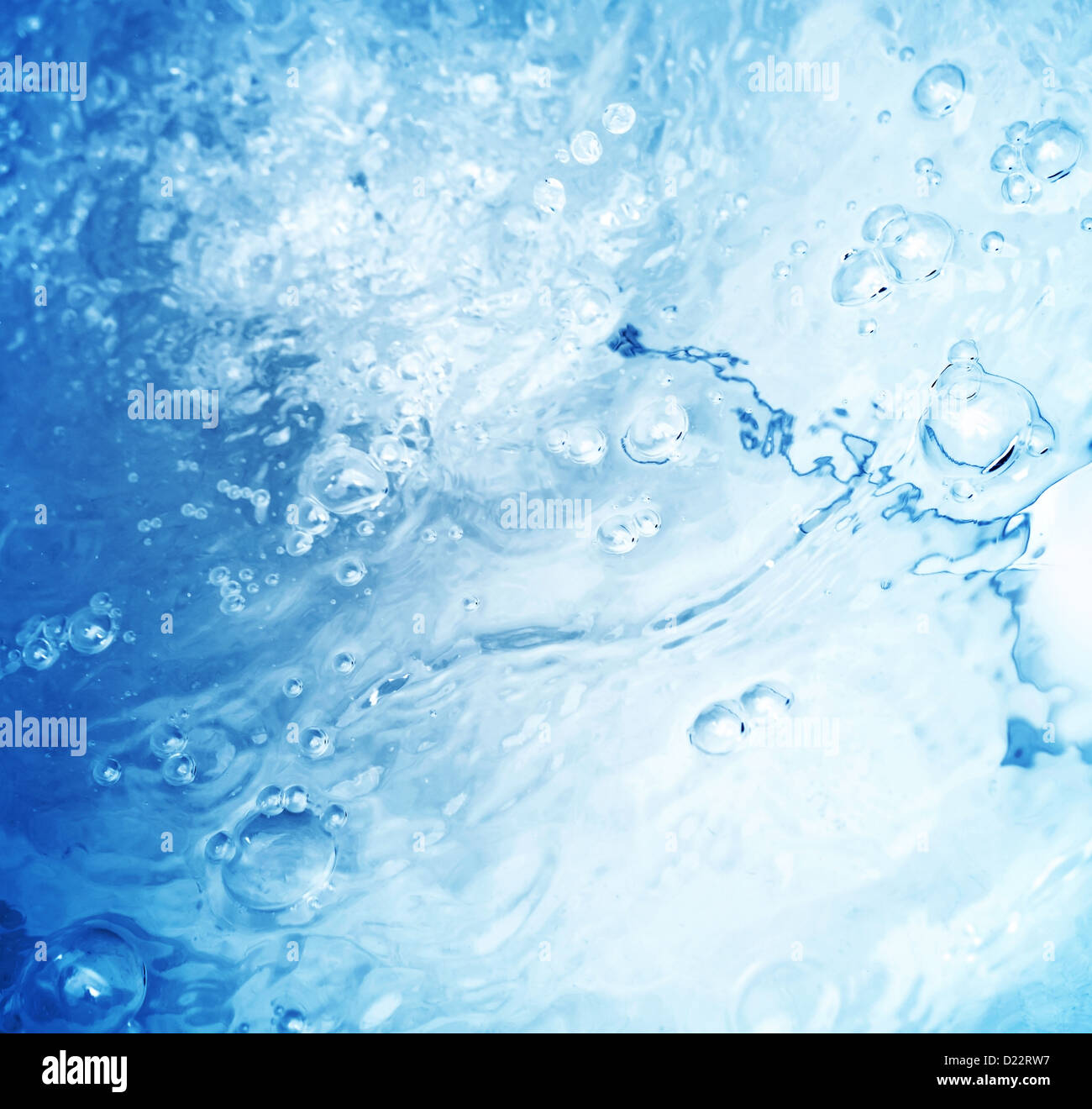 Résumé fond bleu surface de l'eau brouillée avec bulles d'air et d'ondulation. Banque D'Images