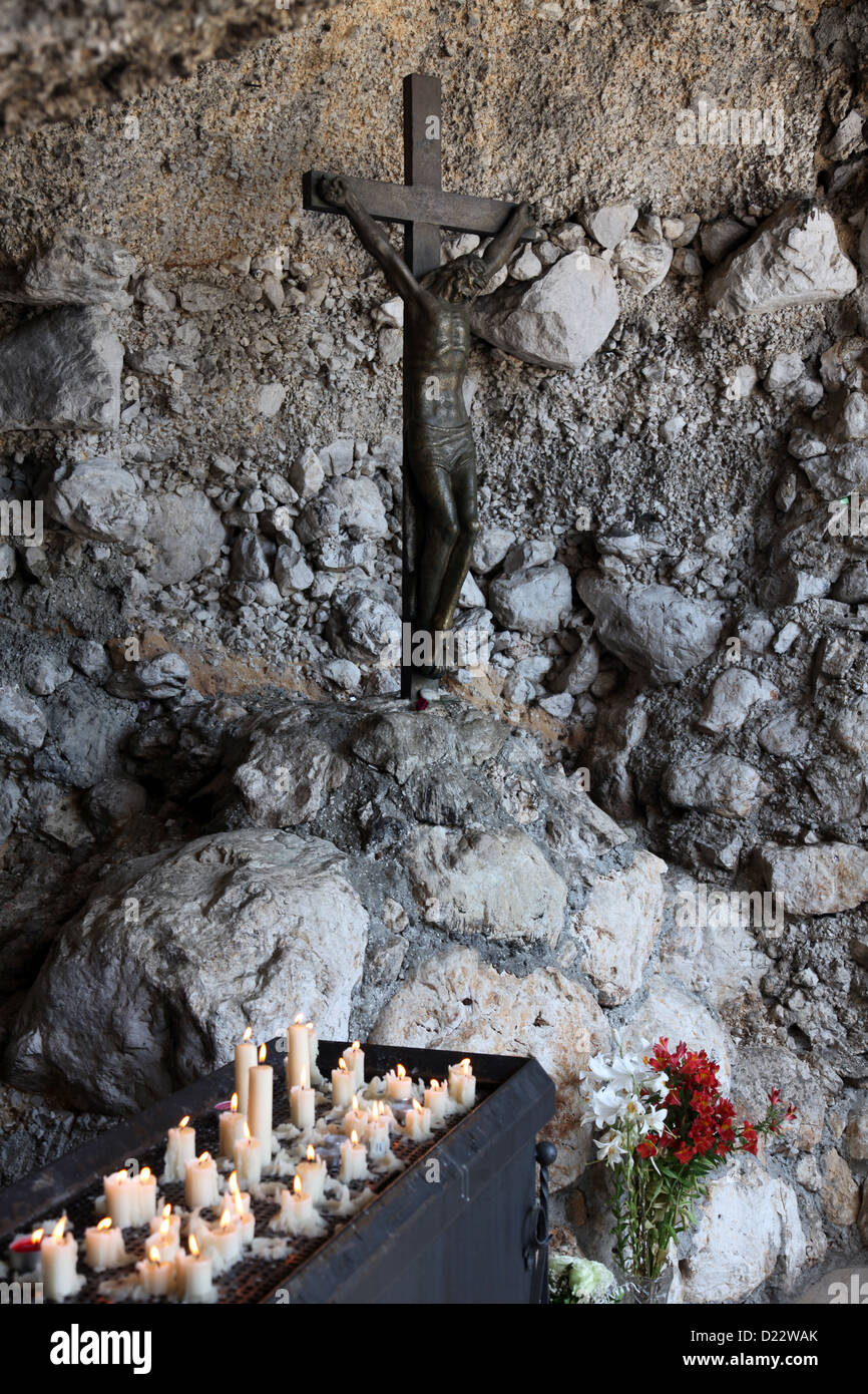 Le crucifix dans le sanctuaire de Notre Dame de Lourdes et de Vepric, Croatie Banque D'Images