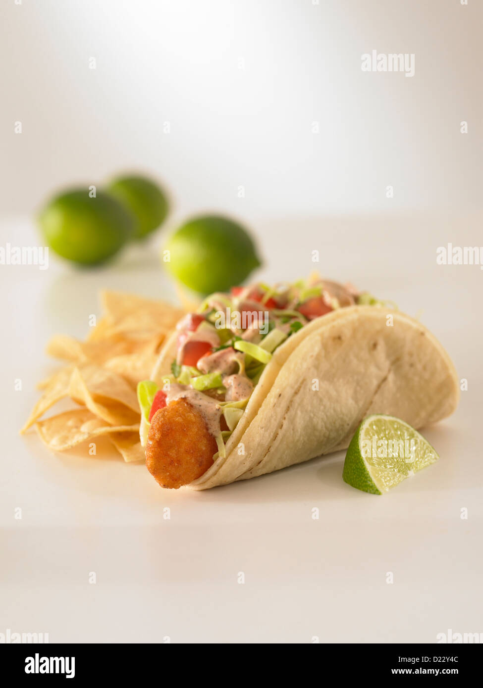 Fish Taco on white Banque D'Images