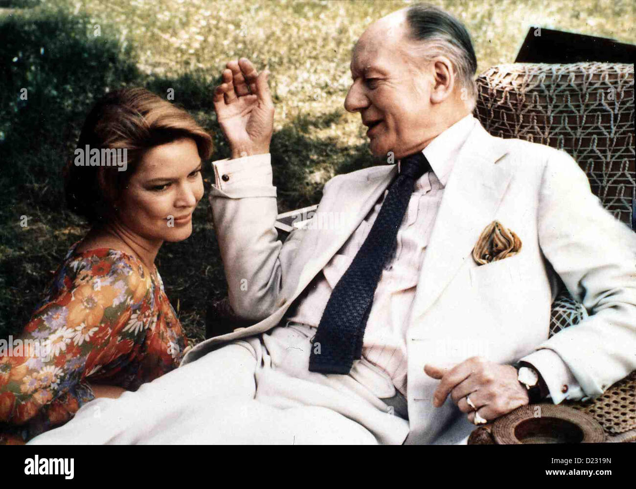 Providence Providence, Ellen Burstyn, John Gielgud Dans Wirklichkeit ist Sonia (Ellen Burstyn) mit Langhams (John Gielgud) Sohn Banque D'Images