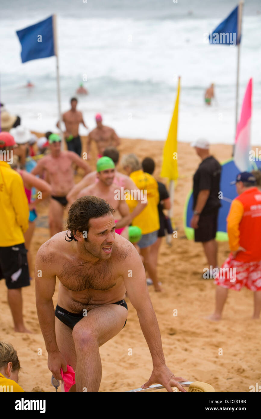 Sydney, Australie. 13th janvier 2013. Les concurrents de la course de natation de l'océan à Avalon Beach, une nage de 1,5km qui fait partie de la série de nage de l'océan à Pittwater, Sydney. Banque D'Images