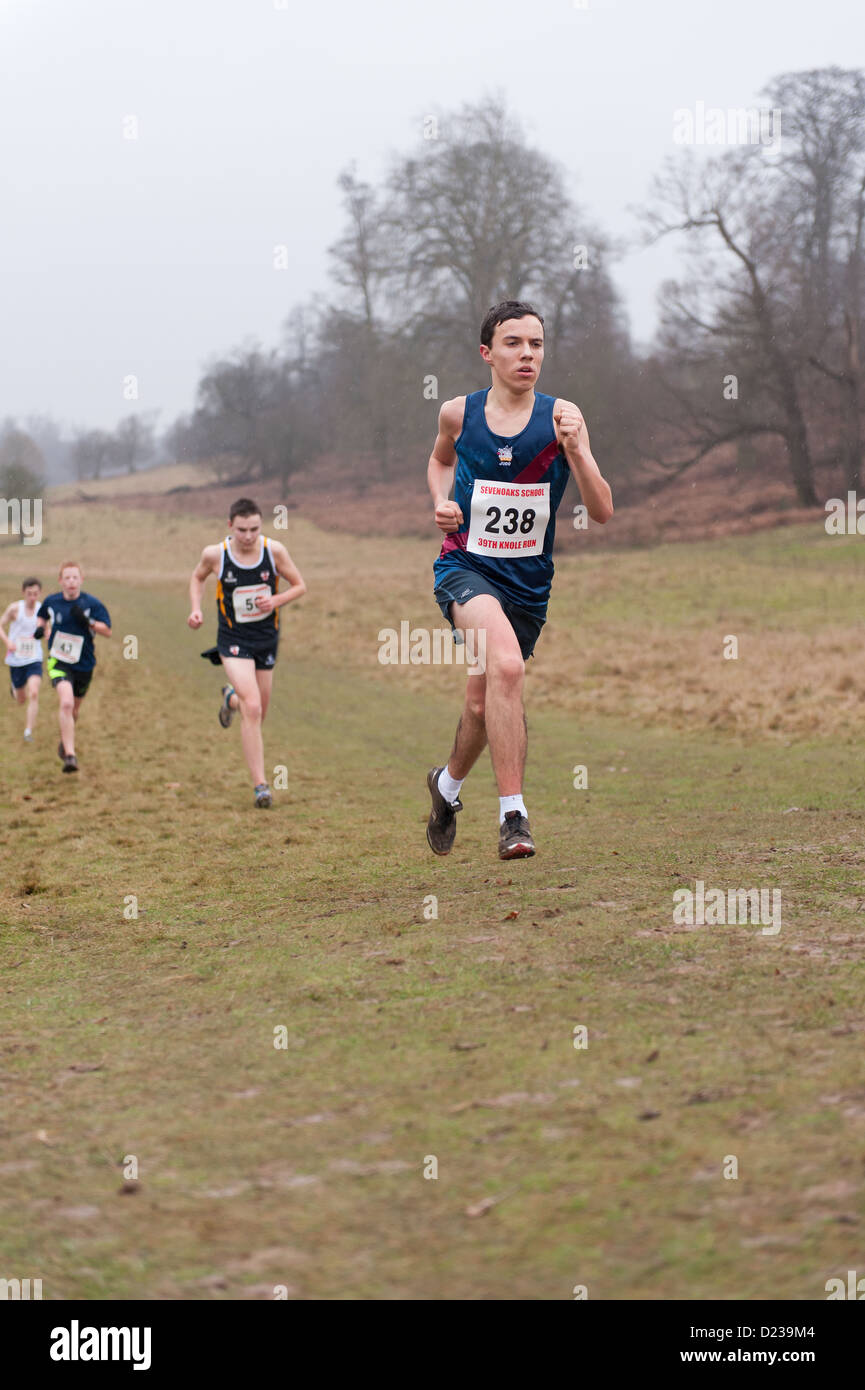 L'Assemblée Knole Run Sevenoaks School cross country 15 jeunes 16 17 ans 6 mile run dans les équipes de la course d'endurance difficiles Banque D'Images L'Assemblée Knole Run Sevenoaks School cross country 15 jeunes 16 17 ans 6 mile run dans les équipes de la course d'endurance difficiles Banque D'Images