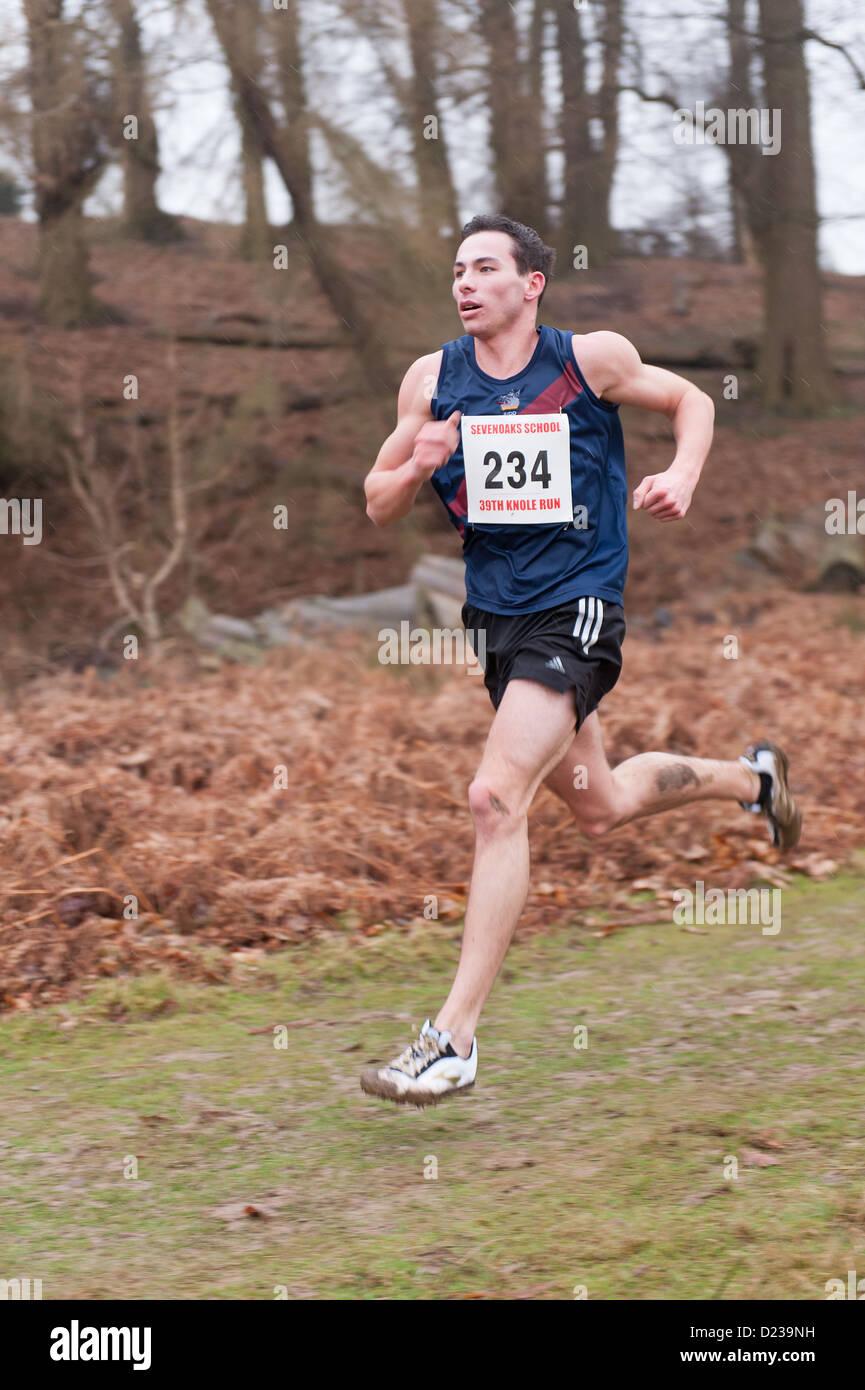 L'Assemblée Knole Run Sevenoaks School cross country 15 jeunes 16 17 ans 6 mile run dans les équipes de la course d'endurance difficiles Banque D'Images L'Assemblée Knole Run Sevenoaks School cross country 15 jeunes 16 17 ans 6 mile run dans les équipes de la course d'endurance difficiles Banque D'Images