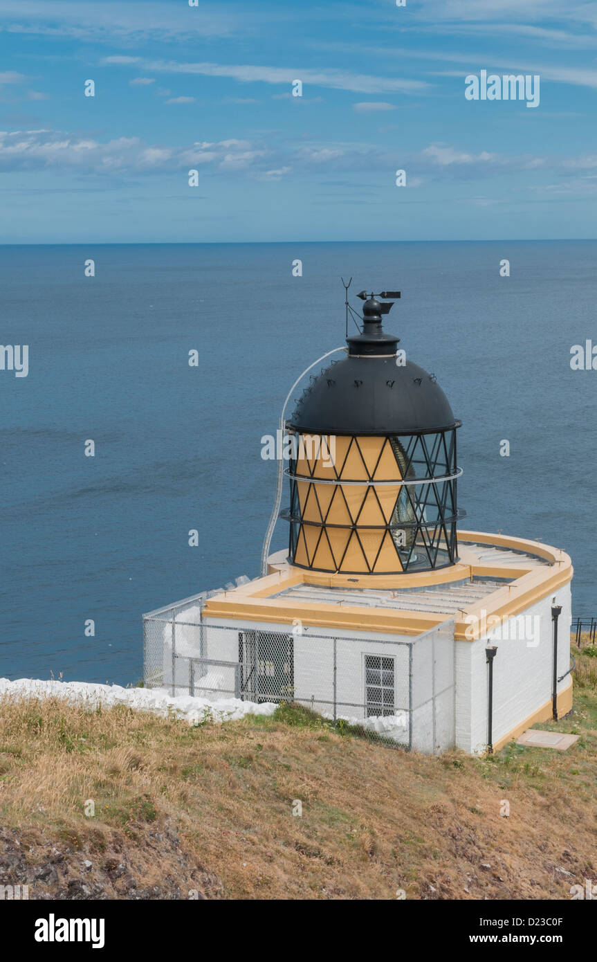 1862 St Abbs Lighthouse & corne de brume construit par David et Thomas Stevenson St Abbs Ecosse Scottish Borders Banque D'Images