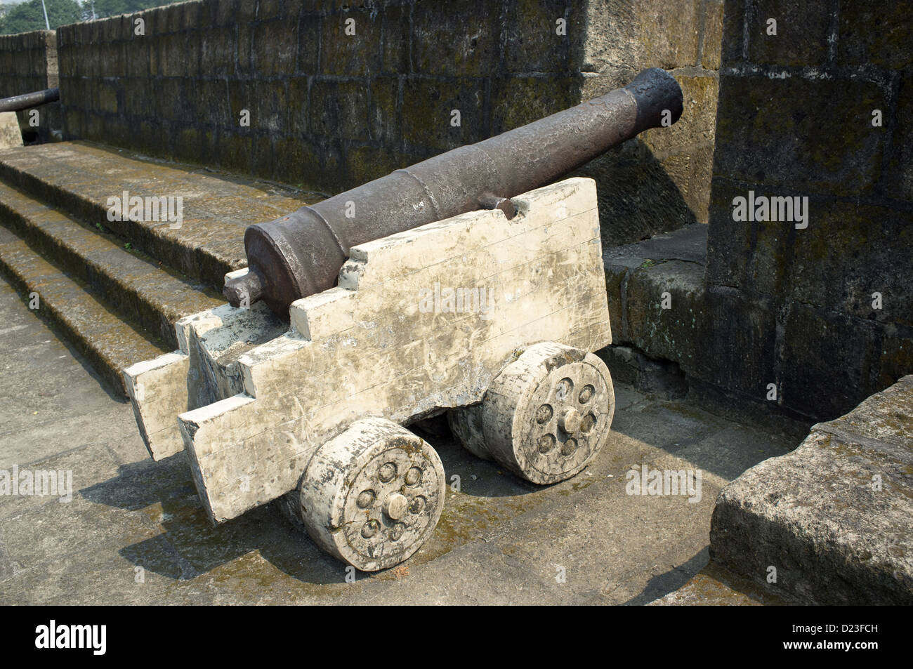 Historique Canon vieux remparts de la ville Intramuros Manila Banque D'Images