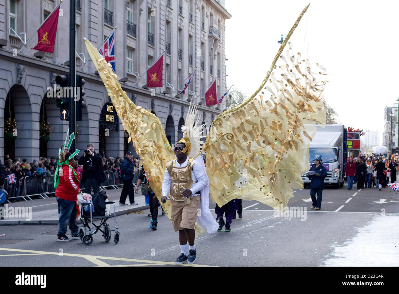 Capitale mondiale de la fête" est le thème de Londres pour le défilé du Nouvel An en 2013 Banque D'Images
