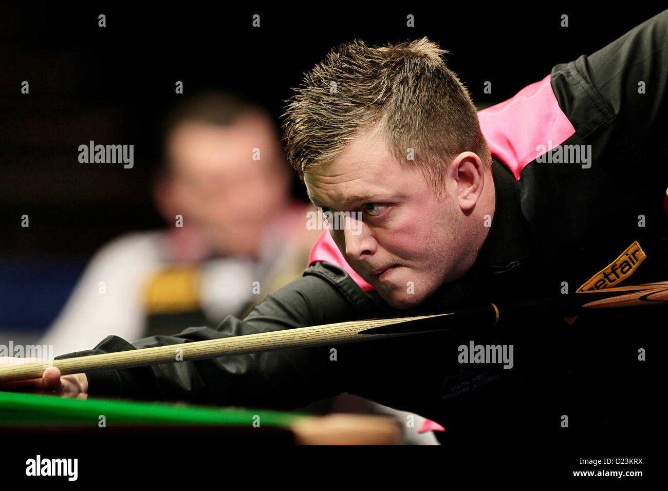 Londres, Royaume-Uni. 13 Jan, 2013. Mark Allen en action contre Mark Davis pendant le Masters de Snooker Alexandra Palace. Banque D'Images