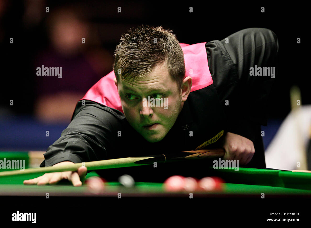 Londres, Royaume-Uni. 13 Jan, 2013. Mark Allen en action contre Mark Davis pendant le Masters de Snooker Alexandra Palace. Banque D'Images